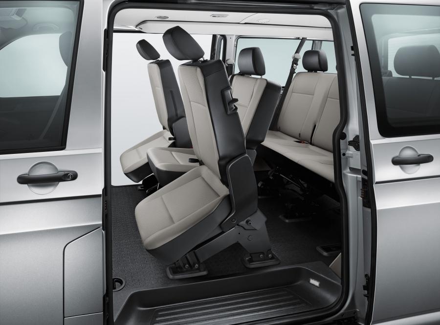  Volkswagen Caravelle 2015 года  (фото 4 из 9)